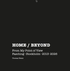 Svart omslag med vit text HOM/BEYOND. Fotobok med jazzbilder ur THomas Niemis perspektiv.